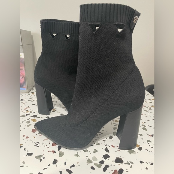 Shoes - Wishbone boots